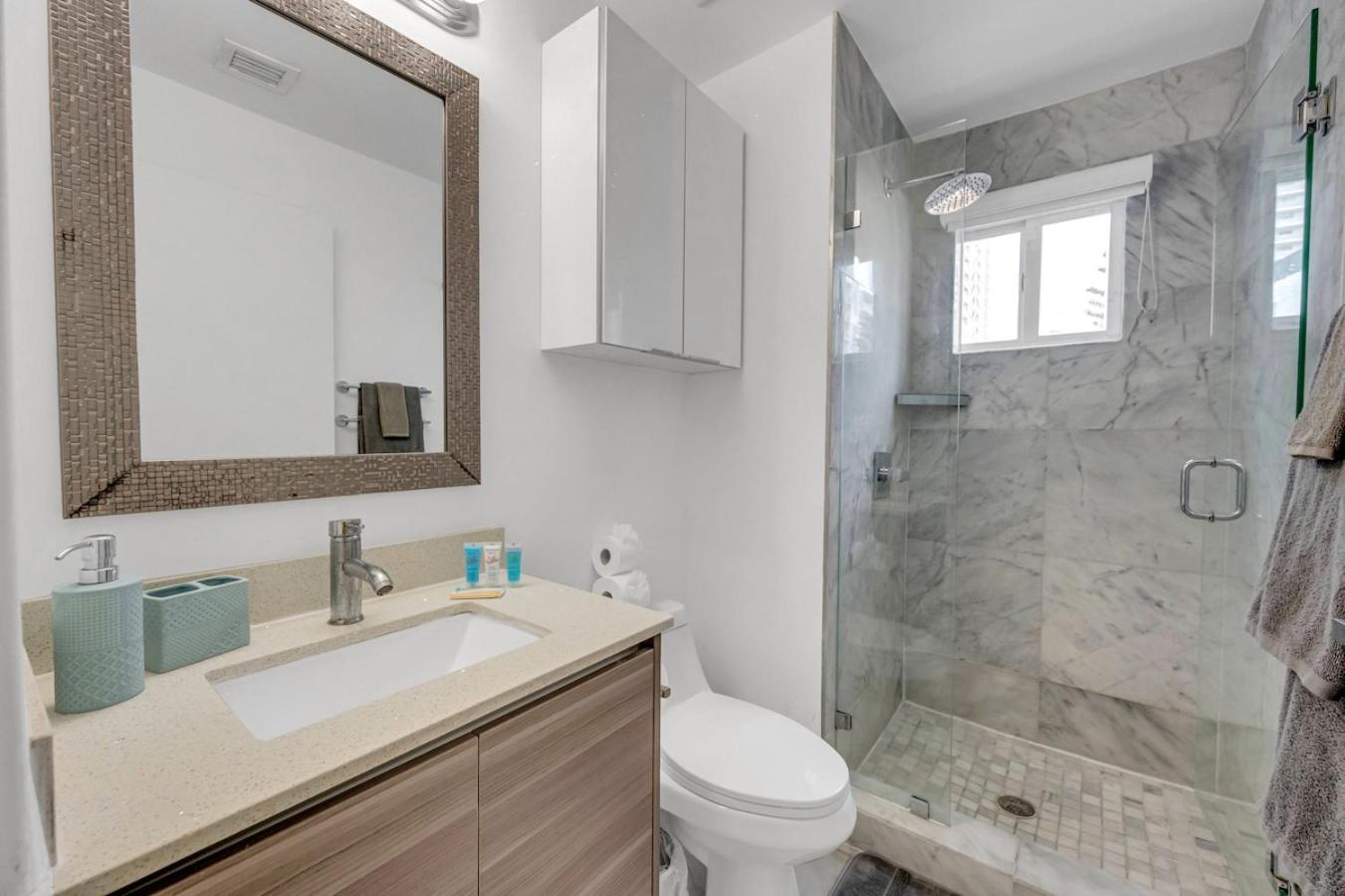 Subtle 2 Bed In Edgewater Near Downtown With Free Parking Lägenhet Miami Exteriör bild